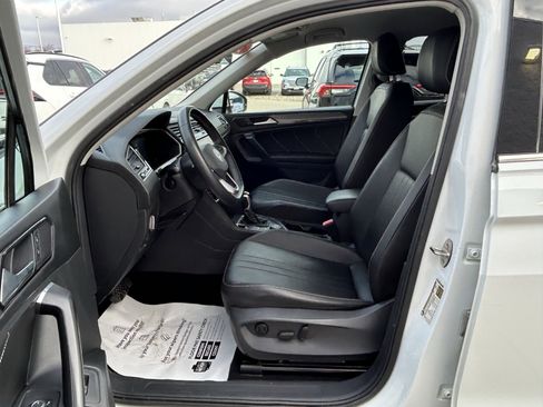 Used 2022 Volkswagen Tiguan SE image 14