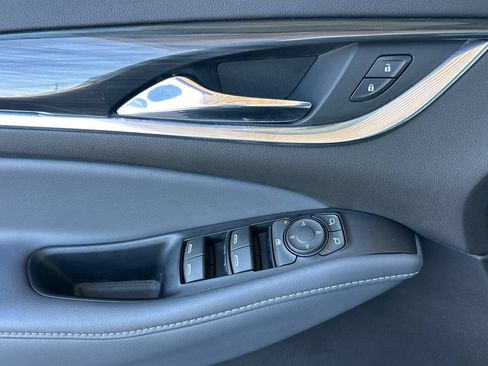 Certified 2023 Buick Enclave Essence FWD image 11