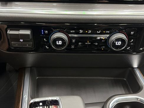 Used 2026 Chevrolet Silverado 1500 High Country w/ High Country Premium Package AWD/4WD image 24