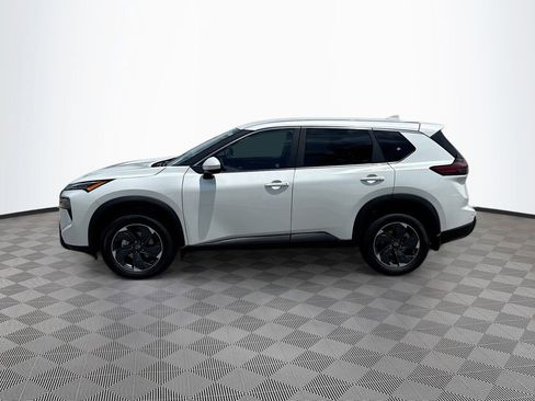 Used 2025 Nissan Rogue SV image 8