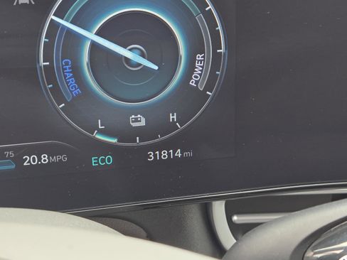 Used 2024 Hyundai Elantra Blue image 15