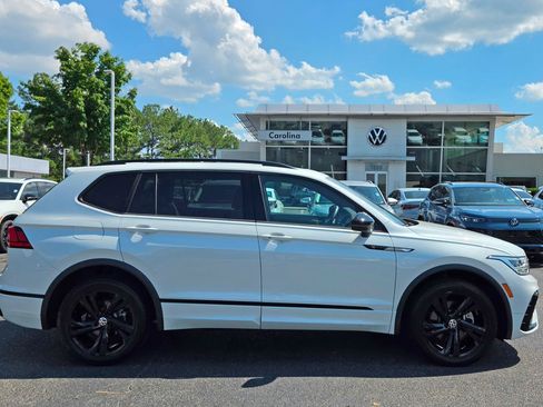 Certified 2023 Volkswagen Tiguan SE R-Line FWD image 6