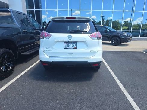 Used 2015 Nissan Rogue SV w/ SV Premium Package AWD/4WD image 4