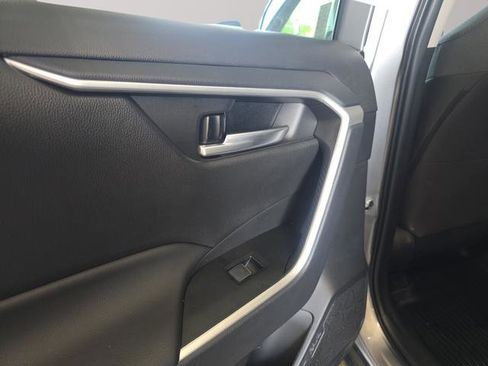 Used 2025 Toyota RAV4 XLE image 28