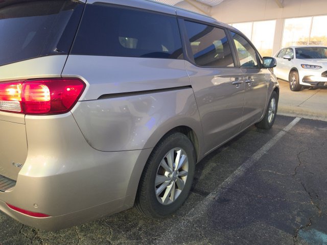 Used 2015 Kia Sedona LX FWD image 3