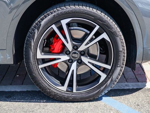 Certified 2025 Audi Q5 2.0T Premium Plus w/ Premium Plus Package image 9