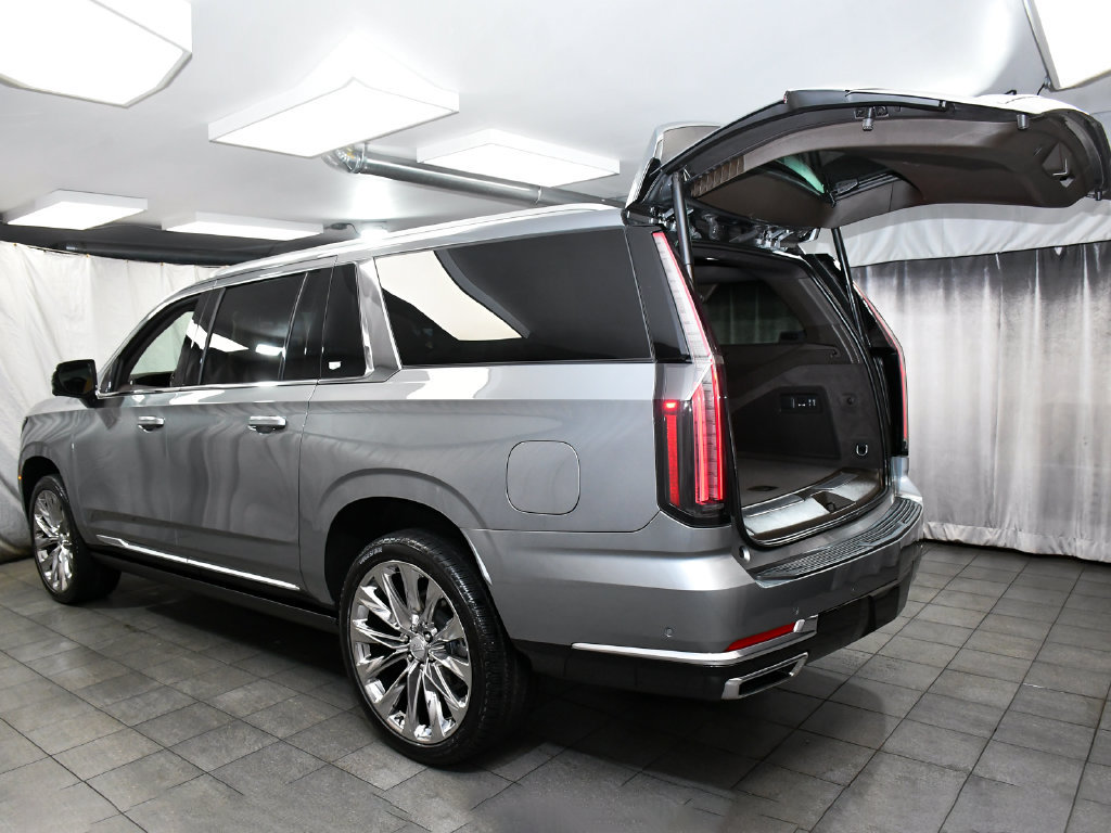 Used 2026 Cadillac Escalade ESV Luxury w/ LPO, Radiant Package AWD/4WD image 69
