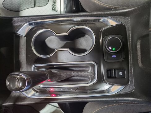 Used 2018 Chevrolet Traverse LT FWD image 23