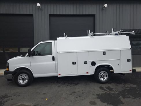 Used 2019 GMC Savana 3500 w/ Power Convenience Package image 1