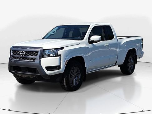 Used 2025 Nissan Frontier SV RWD image 11