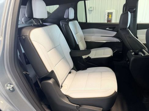 Used 2025 Chevrolet Traverse High Country w/ LPO, Cargo Package AWD/4WD image 25