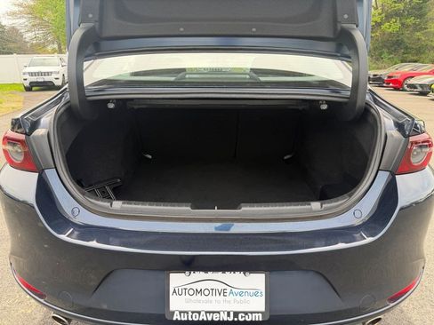 Used 2020 MAZDA MAZDA3 Sedan image 5