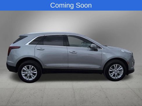 Used 2025 Cadillac XT5 Luxury w/ LPO, Floor Liner Package AWD/4WD image 7