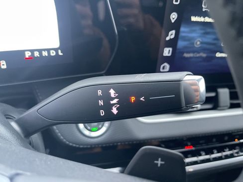 New 2026 Chevrolet Equinox LT w/ Convenience Package II image 25