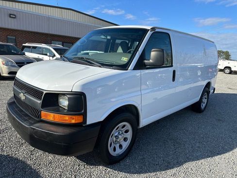 Used 2011 Chevrolet Express 1500 image 2