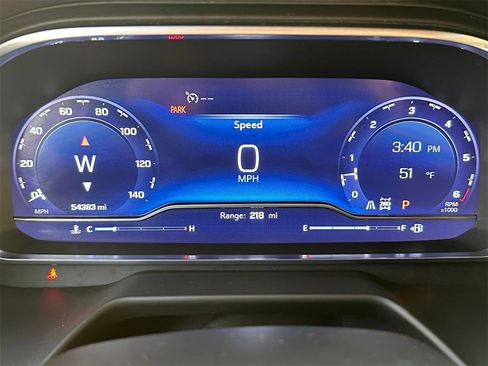 Used 2024 Chevrolet Suburban Premier image 25