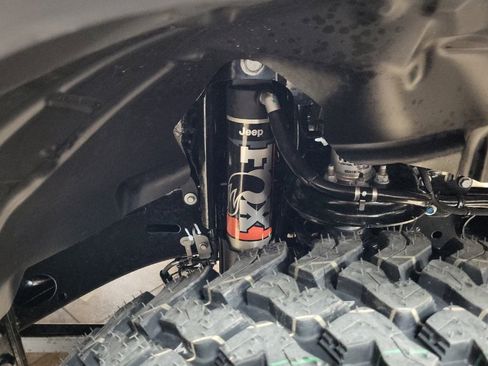 New 2025 Jeep Gladiator Mojave image 9