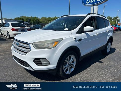 Used 2018 Ford Escape SE w/ Ford Safe & Smart Package AWD/4WD image 4