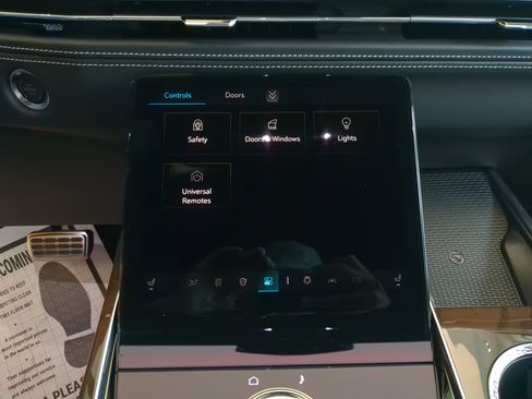 New 2025 Cadillac Escalade Sport Platinum w/ LPO, ONYX Package image 25