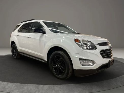 Used 2017 Chevrolet Equinox LT AWD/4WD image 2
