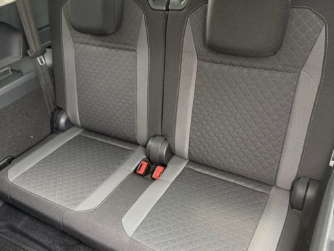 Used 2020 Volkswagen Tiguan S image 11