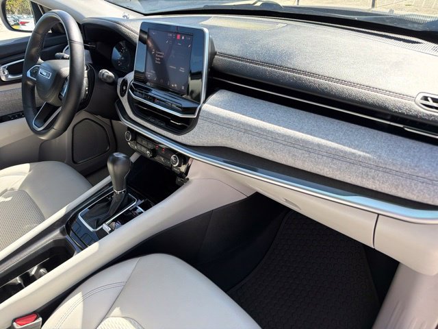 Used 2022 Jeep Compass Latitude w/ Convenience Group AWD/4WD image 11