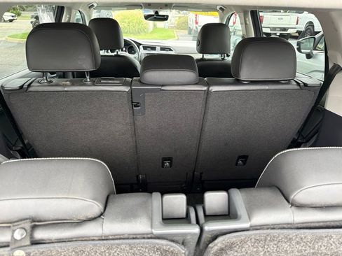 Used 2021 Volkswagen Tiguan SE w/ Panoramic Sunroof Package AWD/4WD image 23