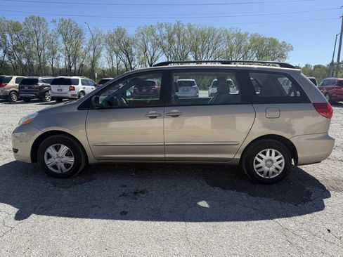 Used 2007 Toyota Sienna CE FWD image 6