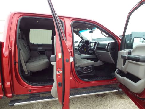 Used 2015 Ford F150 XLT w/ Equipment Group 302A Luxury AWD/4WD image 26