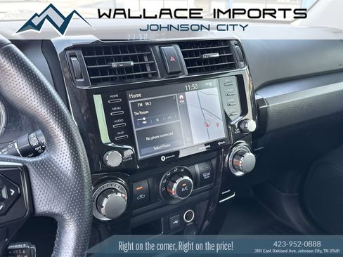 Used 2024 Toyota 4Runner TRD Off-Road Premium AWD/4WD image 22