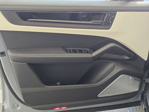 New 2026 Porsche Cayenne GTS image 26