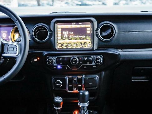 Used 2023 Jeep Wrangler Unlimited Sahara AWD/4WD image 16