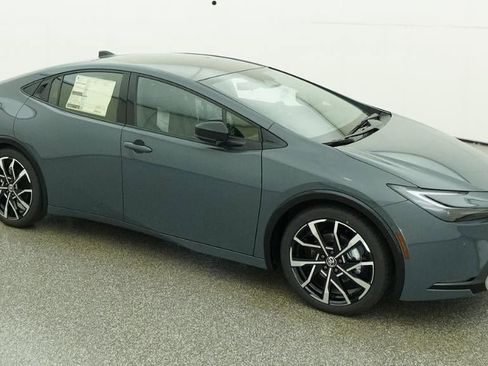New 2026 Toyota Prius Plug-In Hybrid FWD image 12