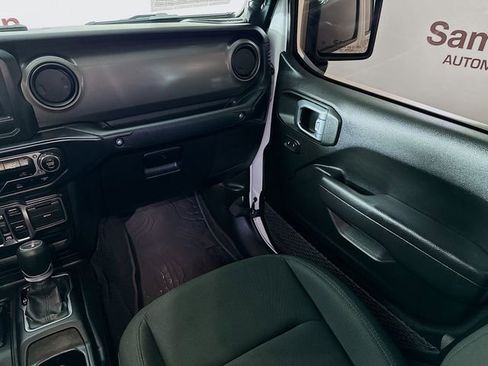 Used 2022 Jeep Gladiator Willys image 21