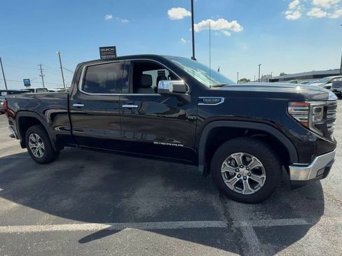 Used 2022 GMC Sierra 1500 SLT w/ Max Trailering Package AWD/4WD image 2