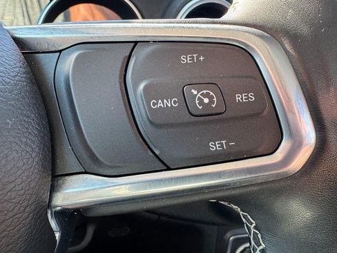 Used 2023 Jeep Wrangler Unlimited Sahara w/ Cold Weather Group AWD/4WD image 17