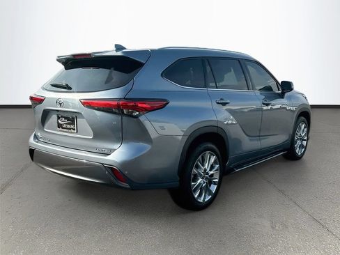 Used 2020 Toyota Highlander Limited FWD image 7