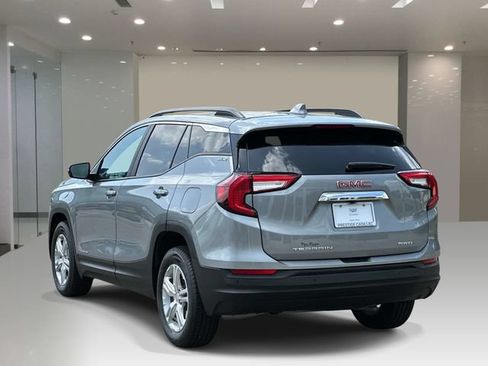 Used 2023 GMC Terrain SLE w/ Driver Convenience Package AWD/4WD image 3