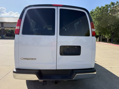 Used 2019 Chevrolet Express 3500 LT w/ LT Preferred Equipment Group RWD image 6