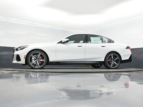 New 2026 BMW 530i w/ M Sport Package image 32