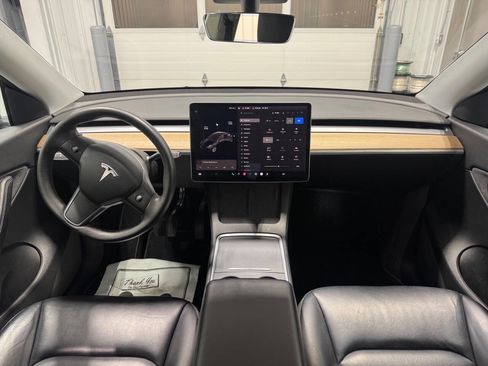 Used 2021 Tesla Model Y Long Range image 26