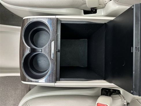 Used 2015 Toyota Sienna XLE image 21