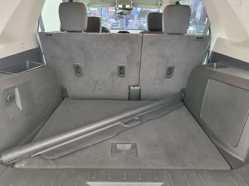Used 2015 GMC Terrain SLE w/ Safety Package AWD/4WD image 16