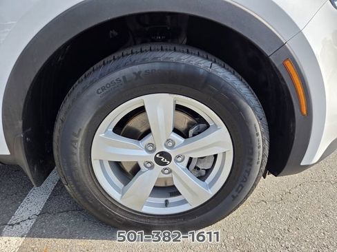 Used 2023 Kia Sorento LX FWD image 19