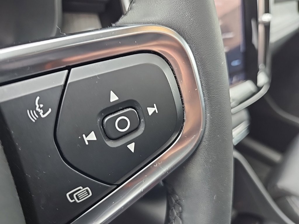 Certified 2024 Volvo XC40 B5 Plus w/ Climate Package AWD/4WD image 25