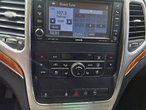 Used 2011 Jeep Grand Cherokee Overland AWD/4WD image 10