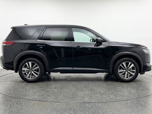 Used 2025 Nissan Pathfinder SV FWD image 11