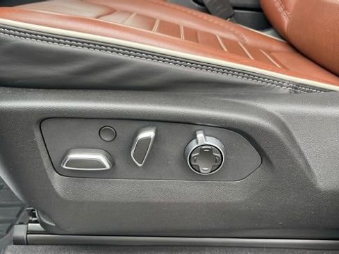 Used 2024 GMC Yukon XL Denali Ultimate image 13