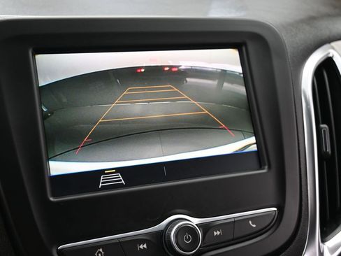 Used 2021 Chevrolet Equinox LS image 21