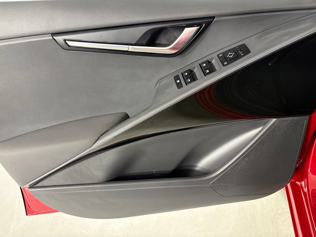 New 2026 Kia Niro EX FWD image 15
